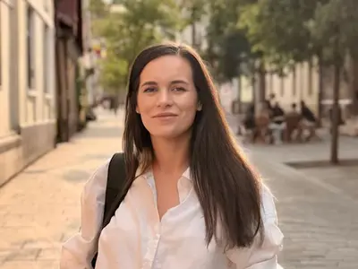 Alexandra Turnagiu ist Sales Support Manager bei Schréder in Rumänien